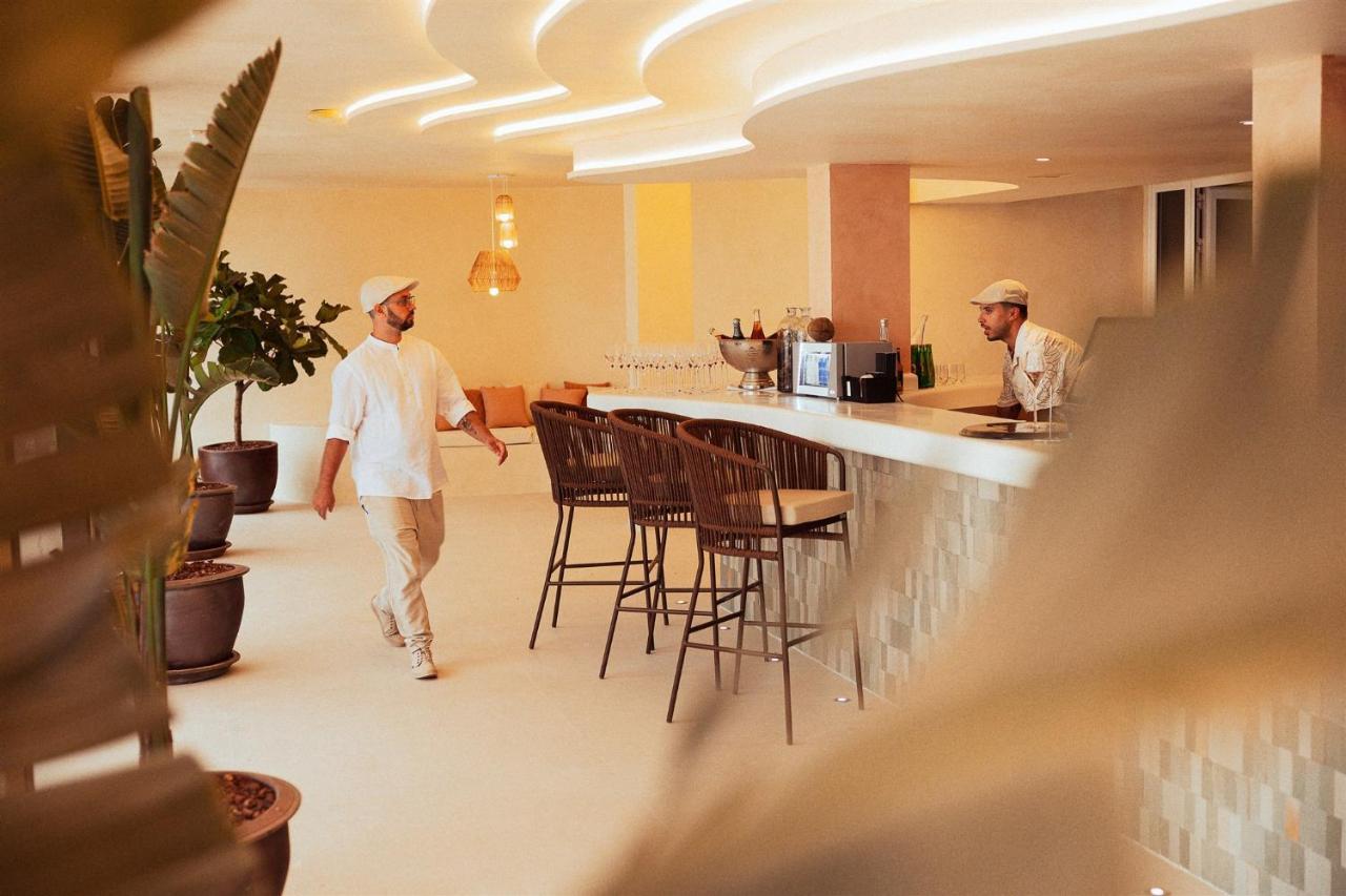 Ama Ibiza (Adults Only) Hotel Playa d'en Bossa Bagian luar foto