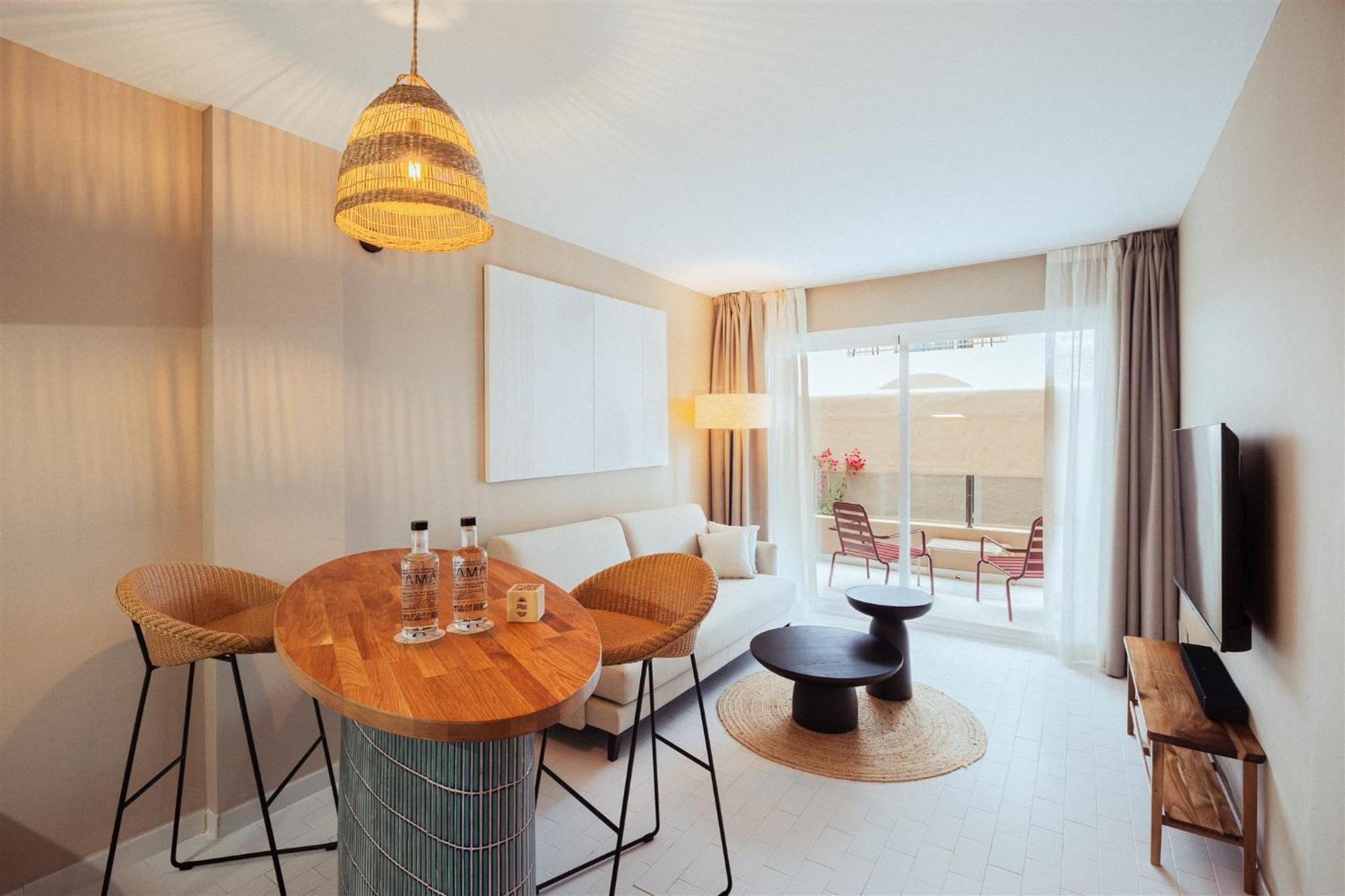 Ama Ibiza (Adults Only) Hotel Playa d'en Bossa Ruang foto
