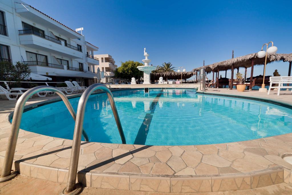 Ama Ibiza (Adults Only) Hotel Playa d'en Bossa Bagian luar foto
